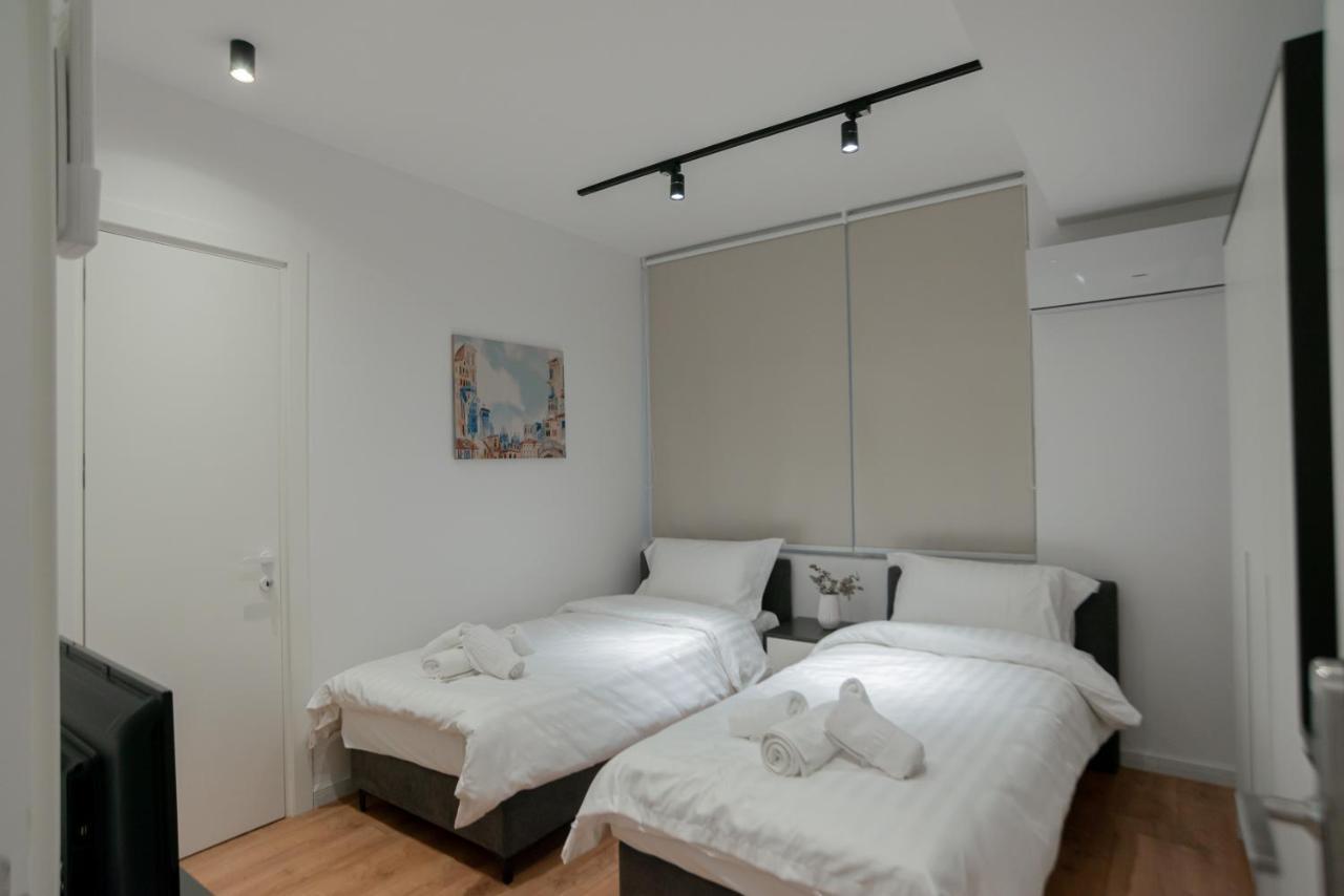 La Gioia Apartment Tirana Exteriör bild
